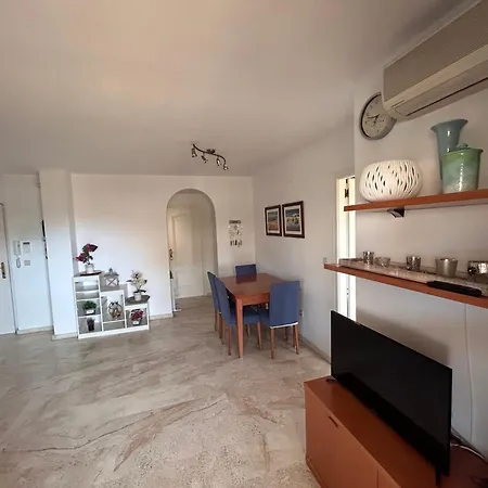 Appartamento Con Terraza De 100m2 *